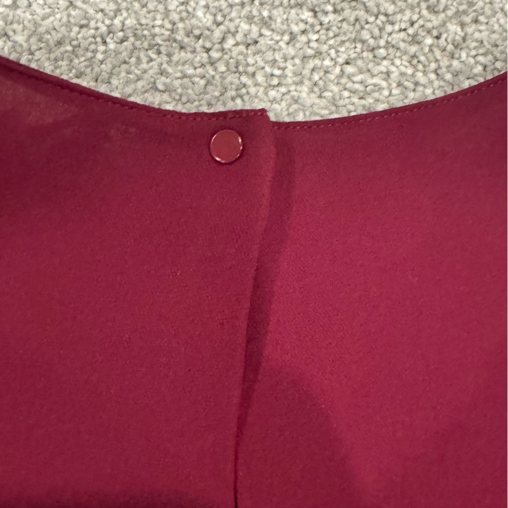 Theory "Bringham" blouse in classic silk georgette burgundy size small like new - Picture 7 of 11
